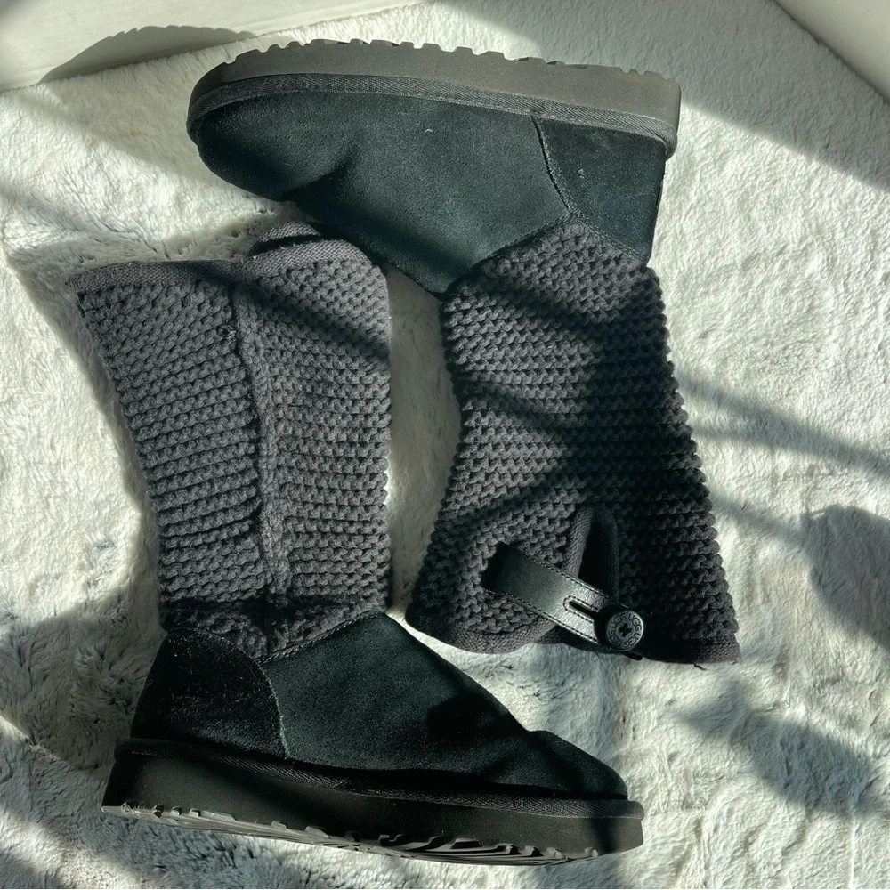 UGG Black Knit and Suede Winter Boots Women Size 5